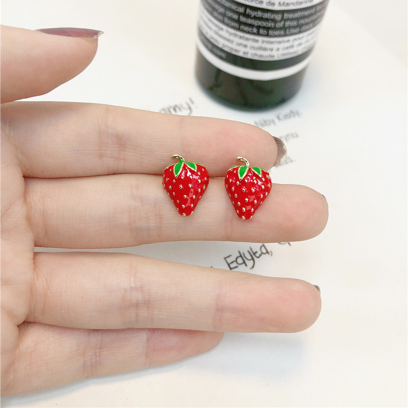 Street Fashion Earrings - Akrilik Çilek Küpe Moda Yeni Sokak