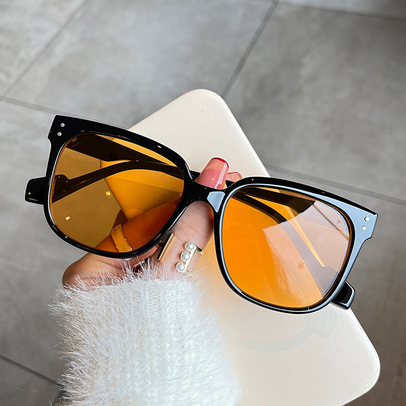 Kadınlar için UV400 güneş gözl - Street Fashion Shoot incelemesi ve fiyatı