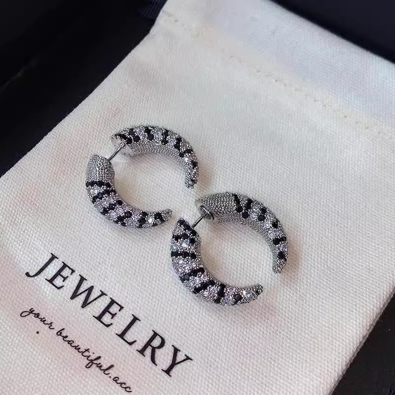 Vintage Ön Arka Zirkon Boynuz  - Street Fashion Earrings incelemesi ve fiyatı